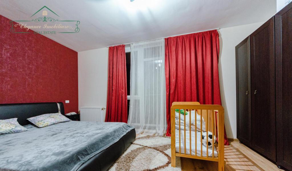 Apartament 3 camere decomandat cu centrala proprie zona Aur