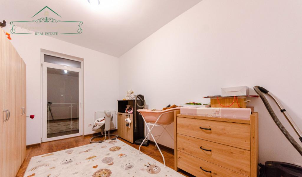 Apartament 3 camere decomandat cu centrala proprie zona Aur