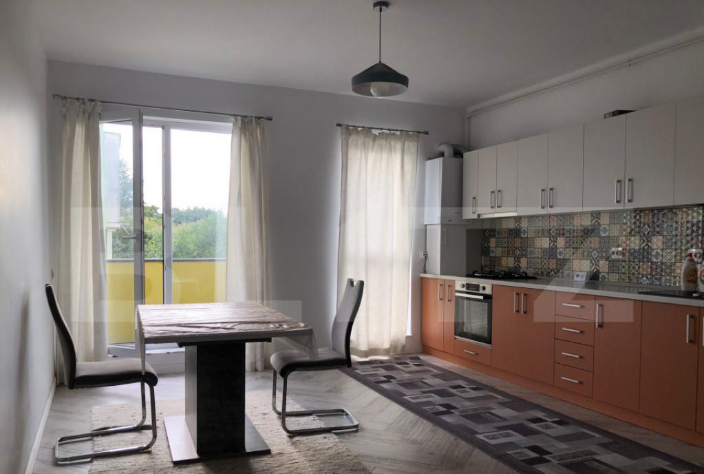 Apartament 3 camere - zona semicentrala 66 mp balcon