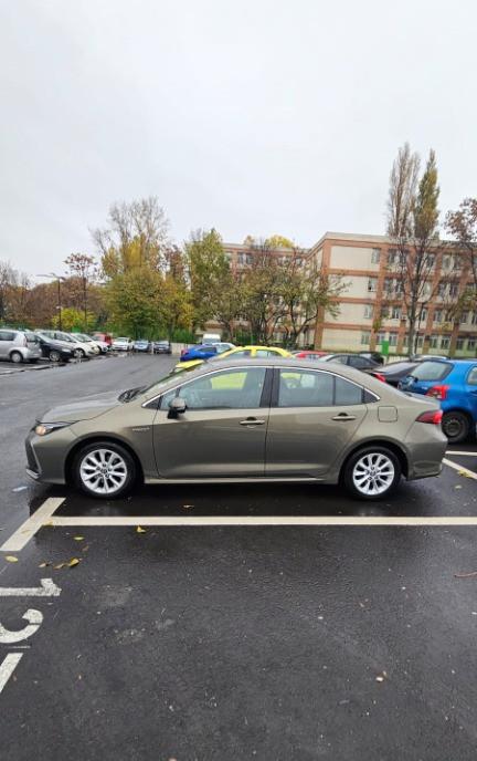 Toyota Corolla 2021 76 500 km 21 000 eur