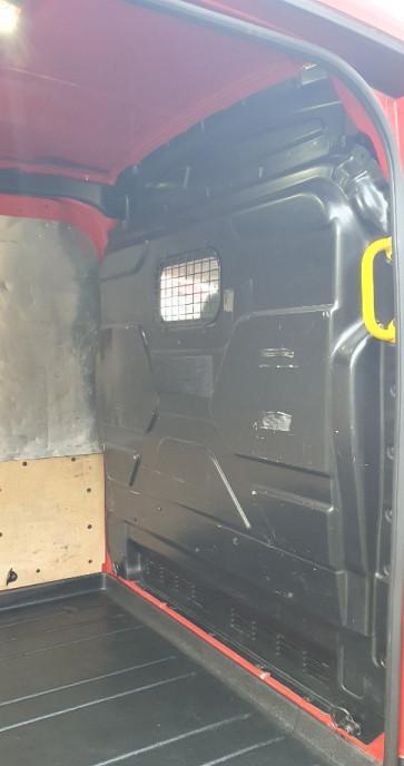 Ford Transit Autoutilitara 2 2 l 10 400 eur