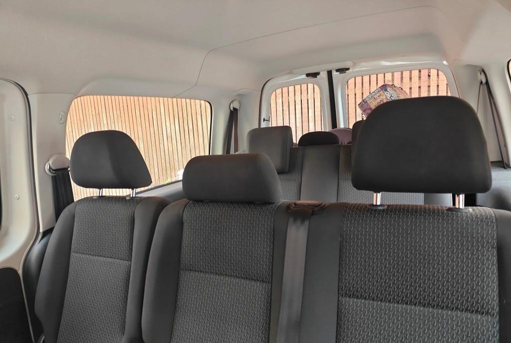 Volkswagen Caddy 7 locuri 14 500 eur