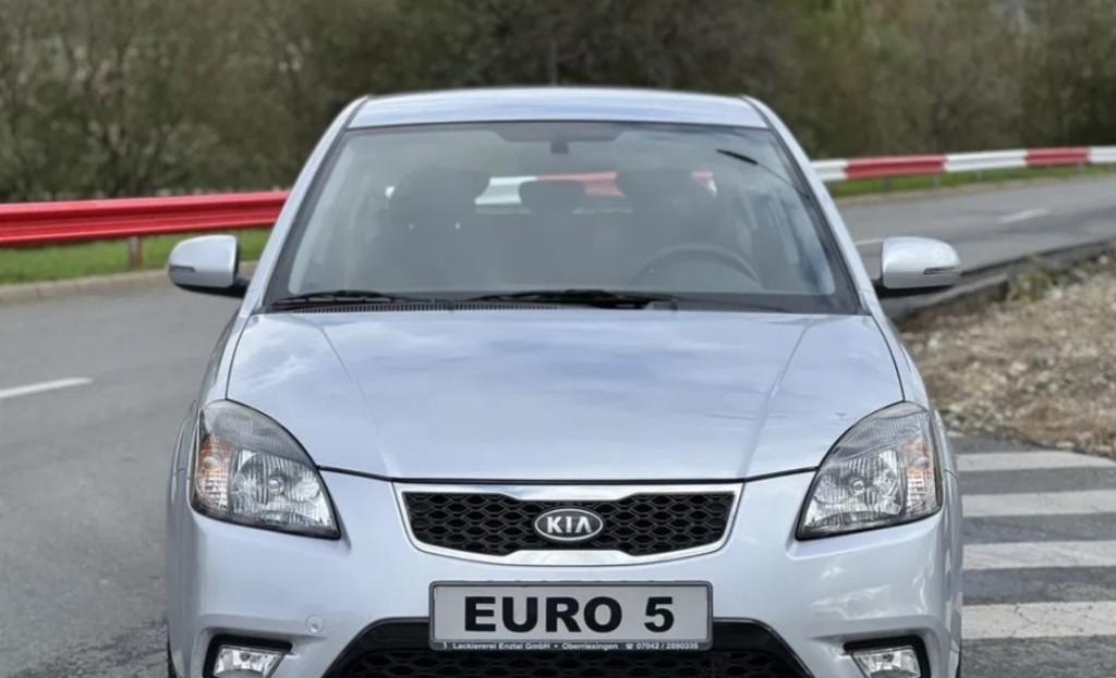Kia Rio 1 4 Vision 2010 impecabila 4 500 eur