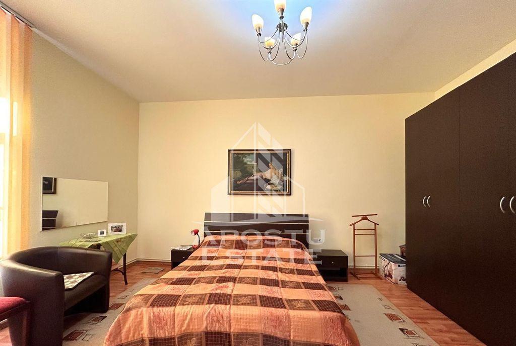 Apartament 2 camere etaj intermediar renovat in Piata