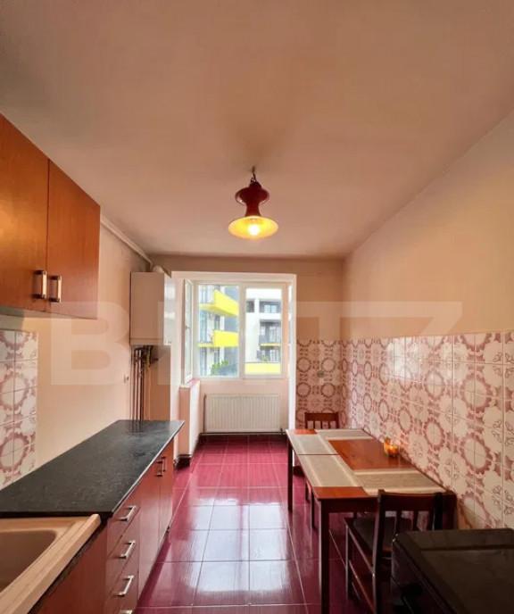 Apartament cu 4 camere decomandat 65 mp Piata Abator