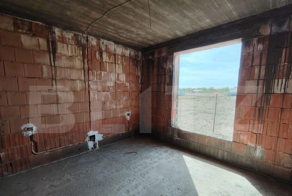 Casa P M la rosu Craiova zona Tancodrom cu posibilitate