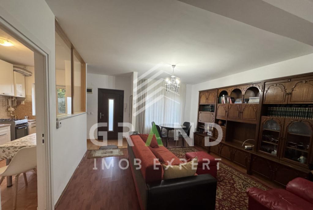 Casa insiruita 110 mp 4 Camere curte comuna parcare