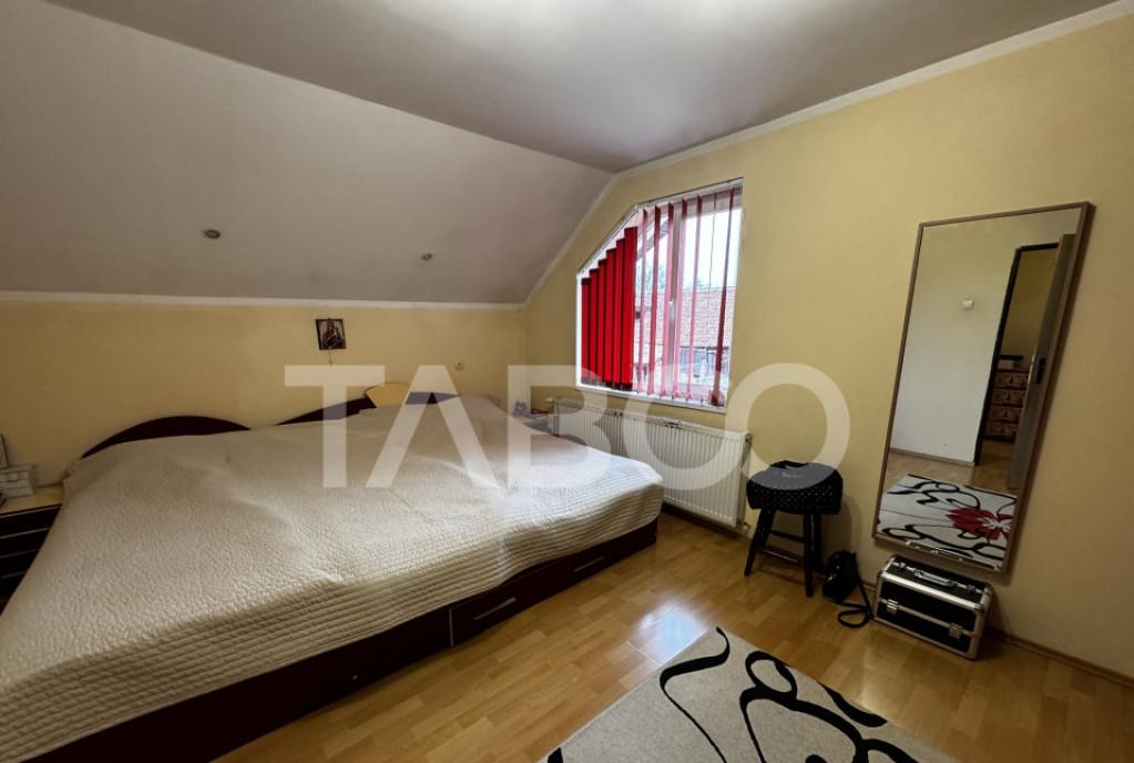 Casa cu 5 camere teren 500 mp cu panouri solare
