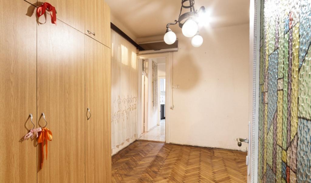 Miga Bld Tomis 3 camere oficiu camere centru etaj 1 idea