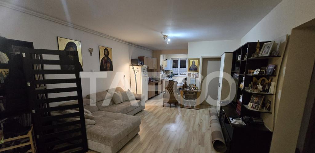 Apartament de vanzare 4 camere balcon parcare