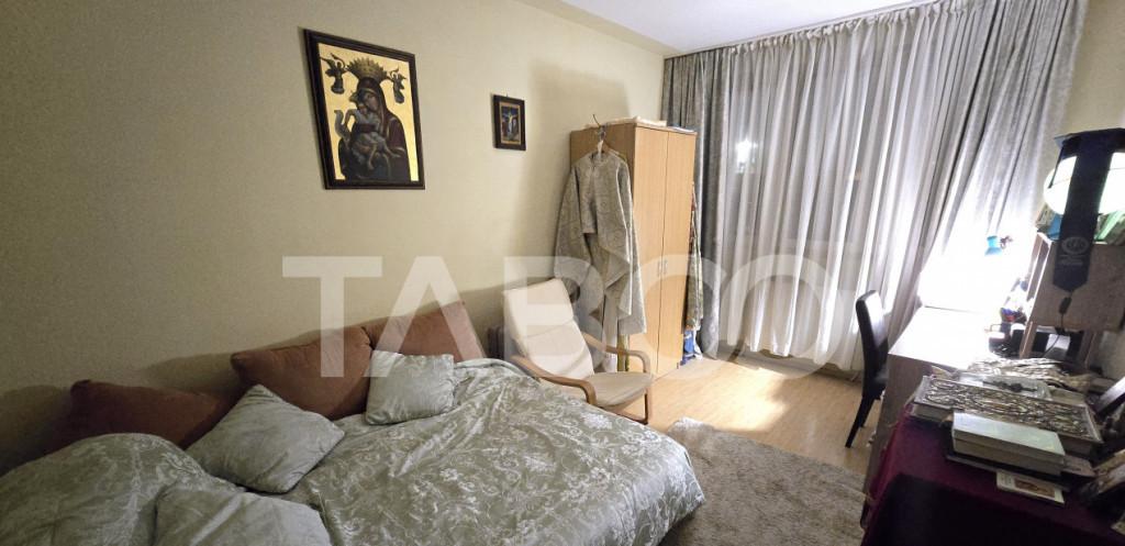 Apartament de vanzare 4 camere balcon parcare