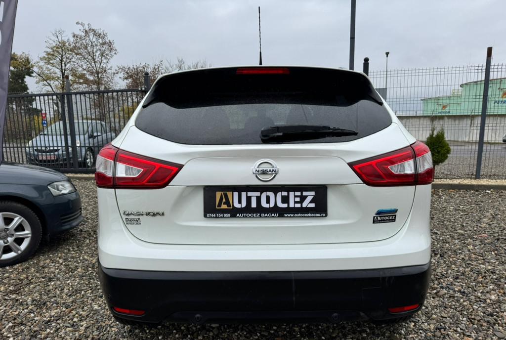 Nissan Qashqai 2015 1 5 Panoramic/RATE/GARANTIE 9 990 eur