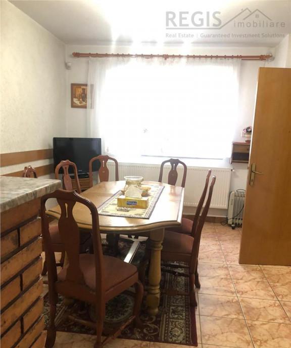 Vila utilata complet cu parcare in Centrul Ve