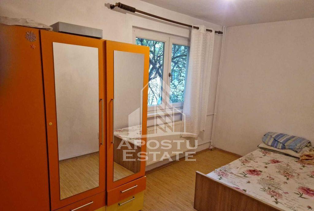 Apartament 3 camere etajul 1 zona Spitalul Judeten