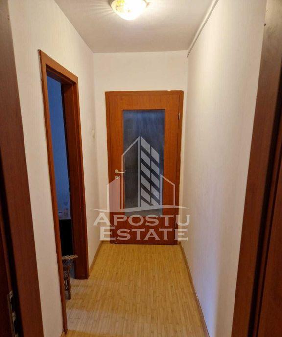 Apartament 3 camere etajul 1 zona Spitalul Judeten