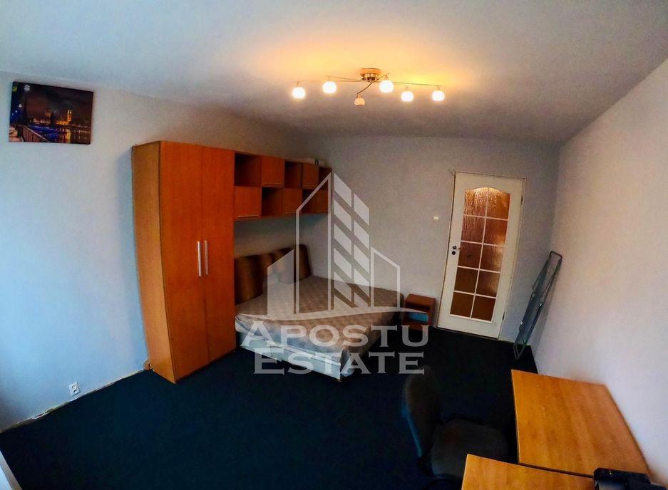 Apartament cu 1 camera decomandat zona Complex studentesc