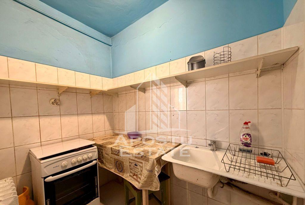 Apartament cu 1 camera decomandat zona Complex studentesc