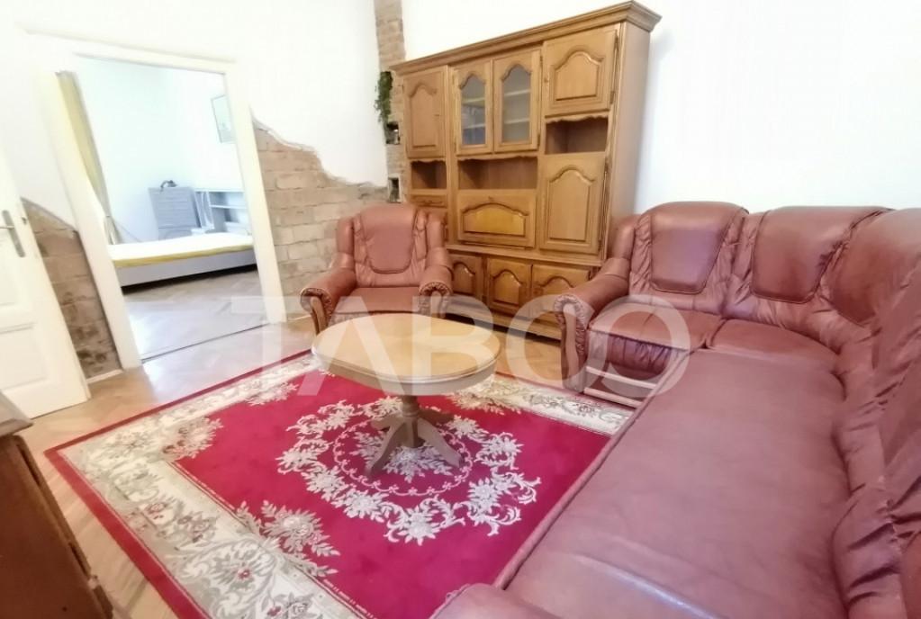 Apartament la casa 2 camere 58 utili renovat in Orasul de Jo