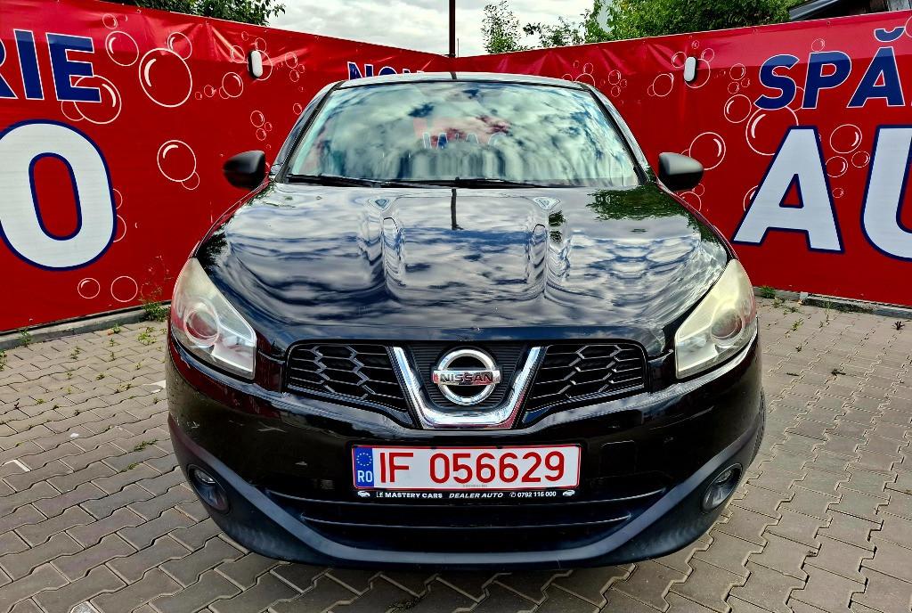 Nissan Qashqai 2 0 dCi - RATE 5 500 eur