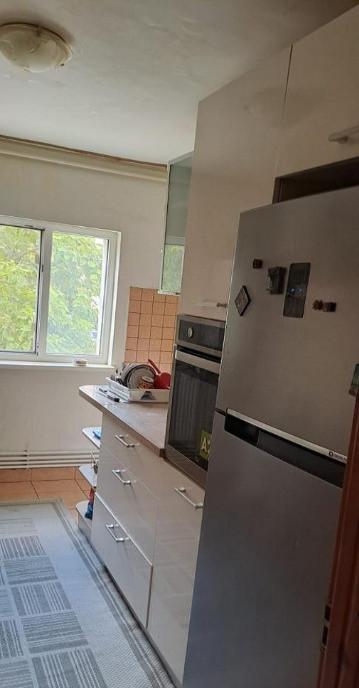 Poarta 6 decomandat 3 camere etaj 1 vanzari Constanta