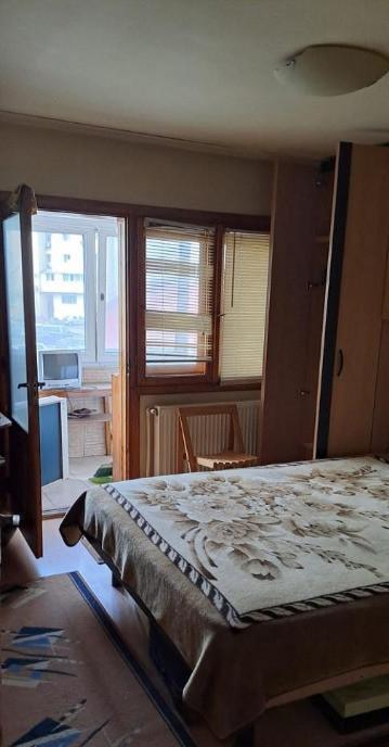 Poarta 6 decomandat 3 camere etaj 1 vanzari Constanta