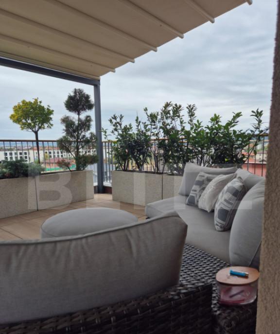 Inchiriere Penthouse de lux cu jacuzzi si semineu pe 2 niv