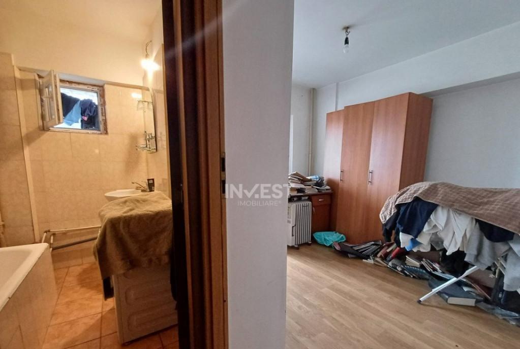 Apartament 4 camere si 2 bai etaj 3 zona Garii Fostul Bi