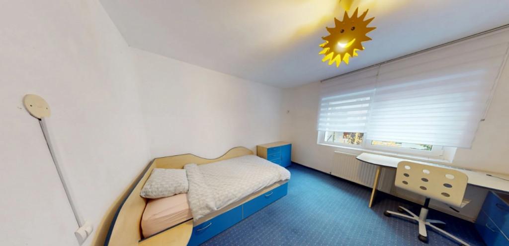 Apartament de 3 camere Vedere Mixta