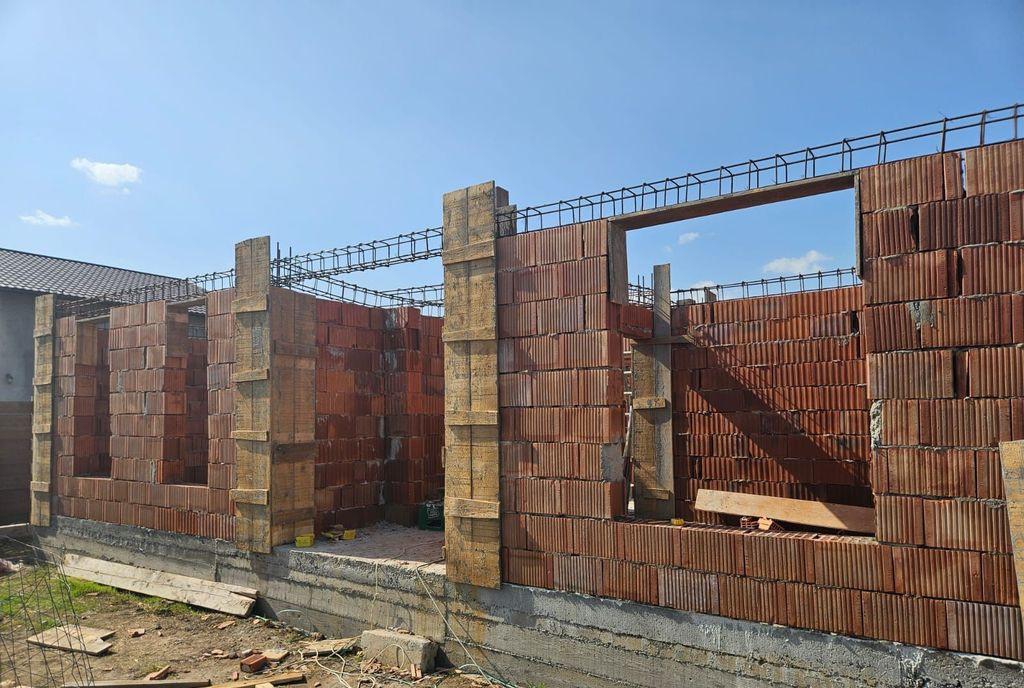 Casa Cumpana intabulata si conectata la toate utilit