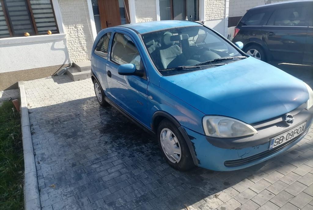 Opel Corsa C ndash 1 2 benzina 2002 ndash 156 000 km reali 950 eur
