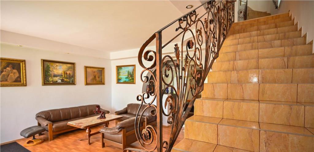 Film 3D Casa adaptabila 250 mp teren loc parcare Centra