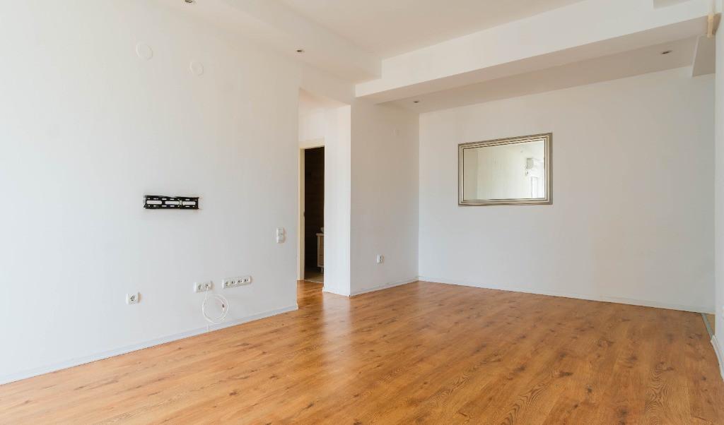 Apartament 3 camere Cosmopolis terasa 14 mp direct proprietara