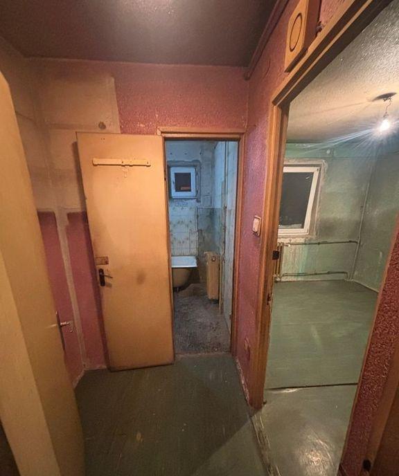 Apartament 2 camere berceni/resita de renovat