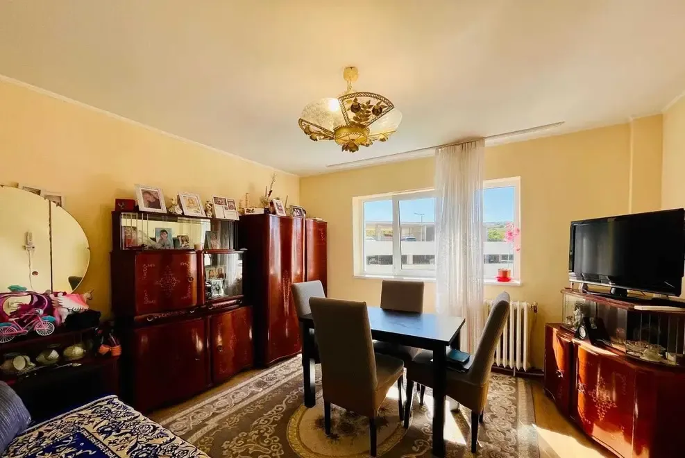 Vand apartament 3 camere