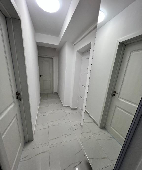 Inchiriez apartament 3 camere recent renovat zona Mihai Viteazul