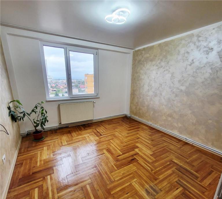 Apartament 3 camere decomandat renovat suprafata generoasa
