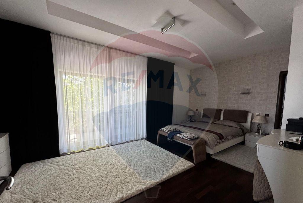 Casa / Vila cu 5 camere de vanzare