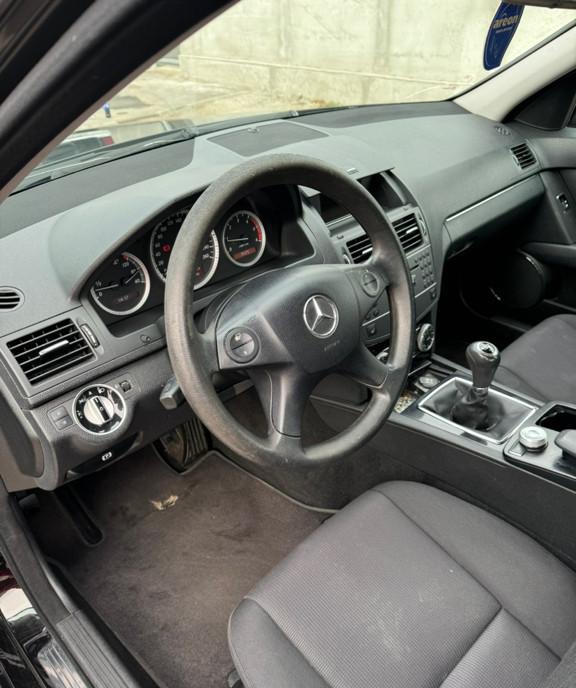 Mercedes-Benz c220 5 300 eur