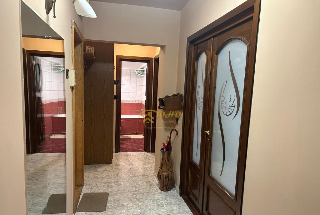 Apartament 3 camere Billa Arcu/Gara