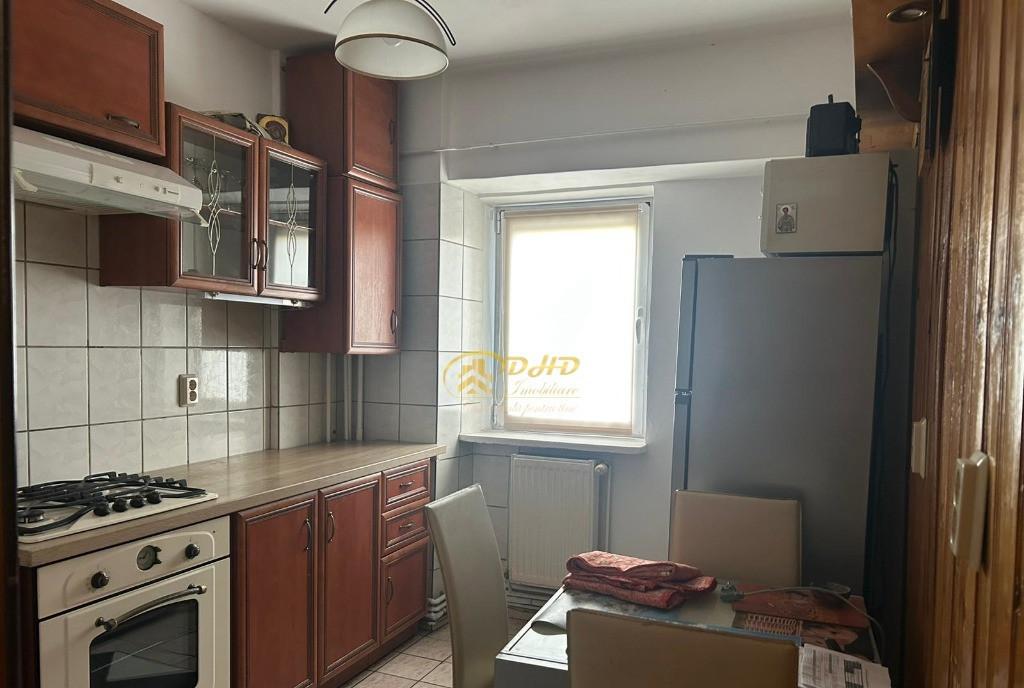 Apartament 3 camere Billa Arcu/Gara