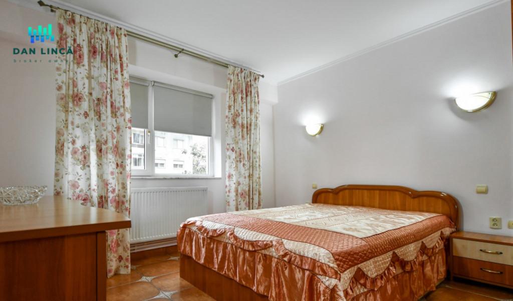 Casa de Cultura 3 camere transformat in 2 camere zona dinnin