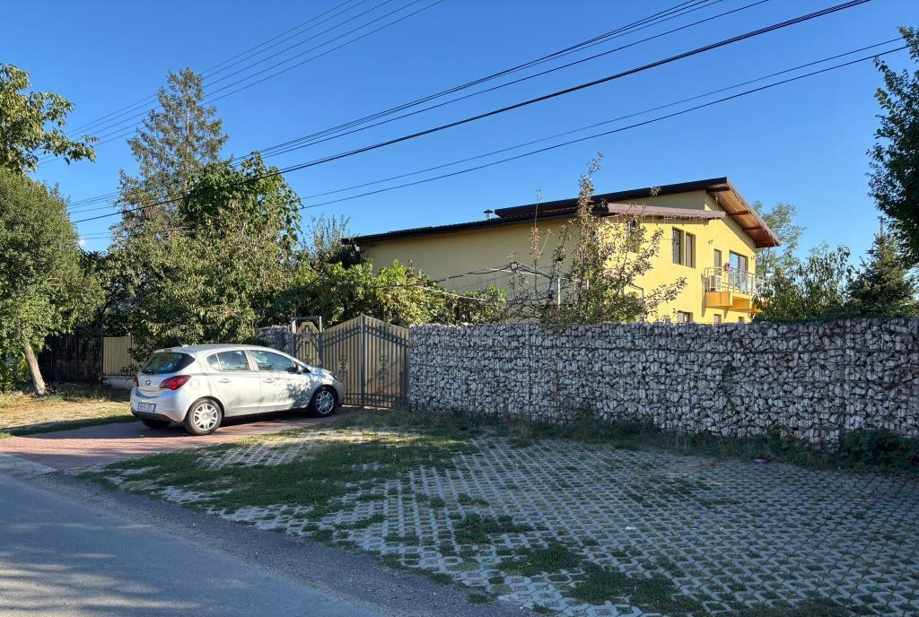 Vila Spatioasa cu 7 dormitoare Direct Proprietar Poienarii Burchii