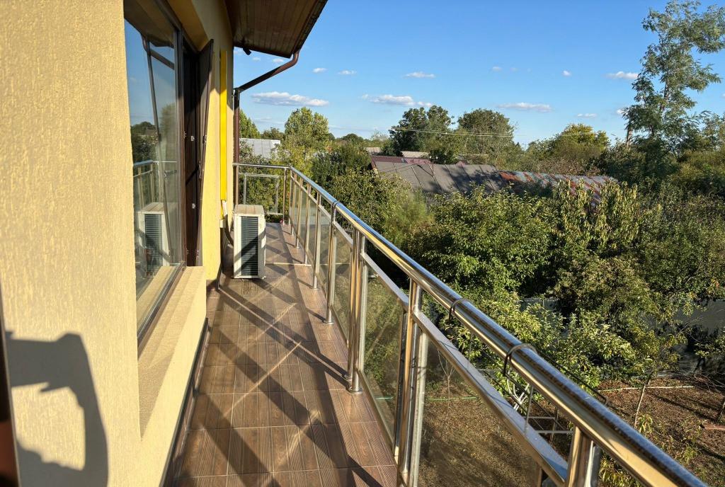 Vila Spatioasa cu 7 dormitoare Direct Proprietar Poienarii Burchii