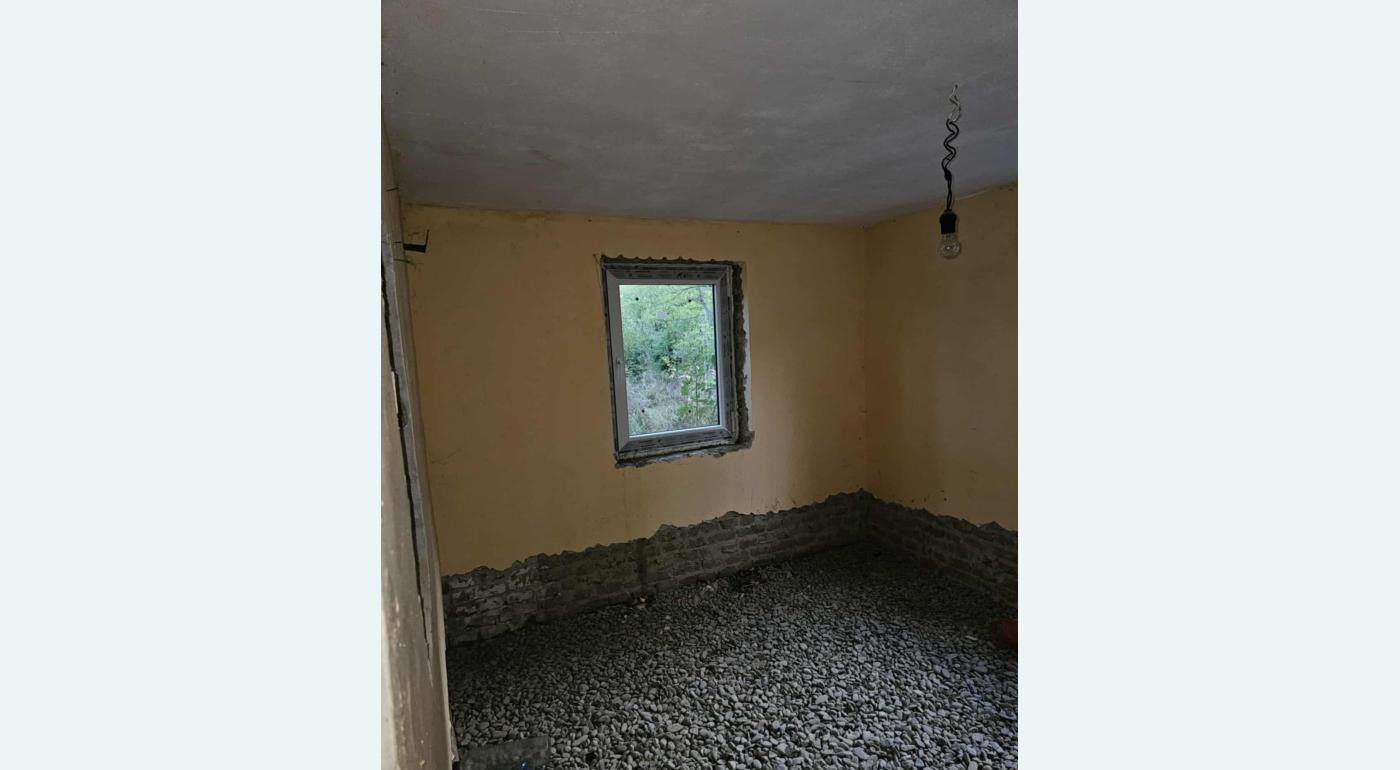 Se vinde un colt de natura