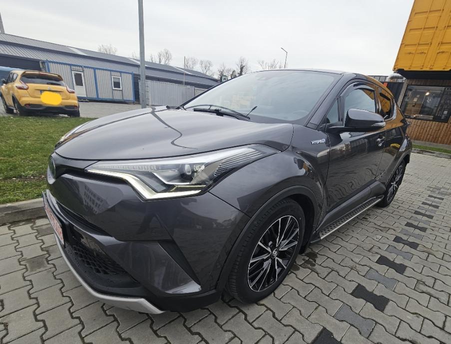 Toyota C-HR 1 8 Hybrid Lounge Edition 17 300 eur