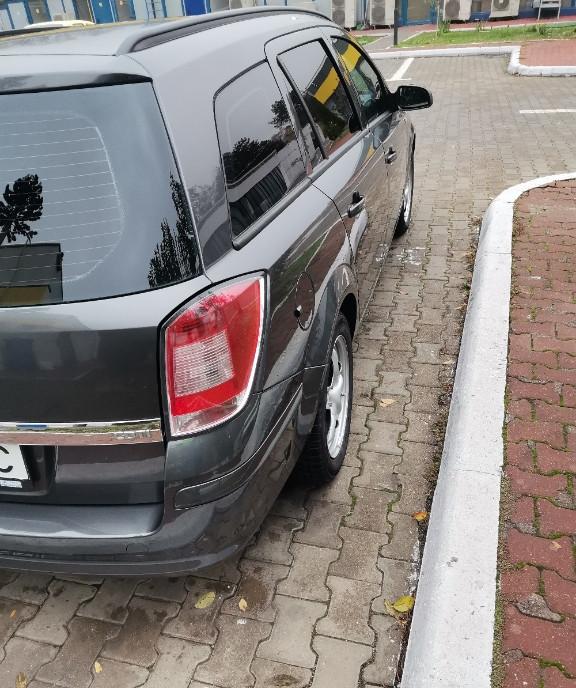 Opel astra h 1 3 2009 3 600 eur