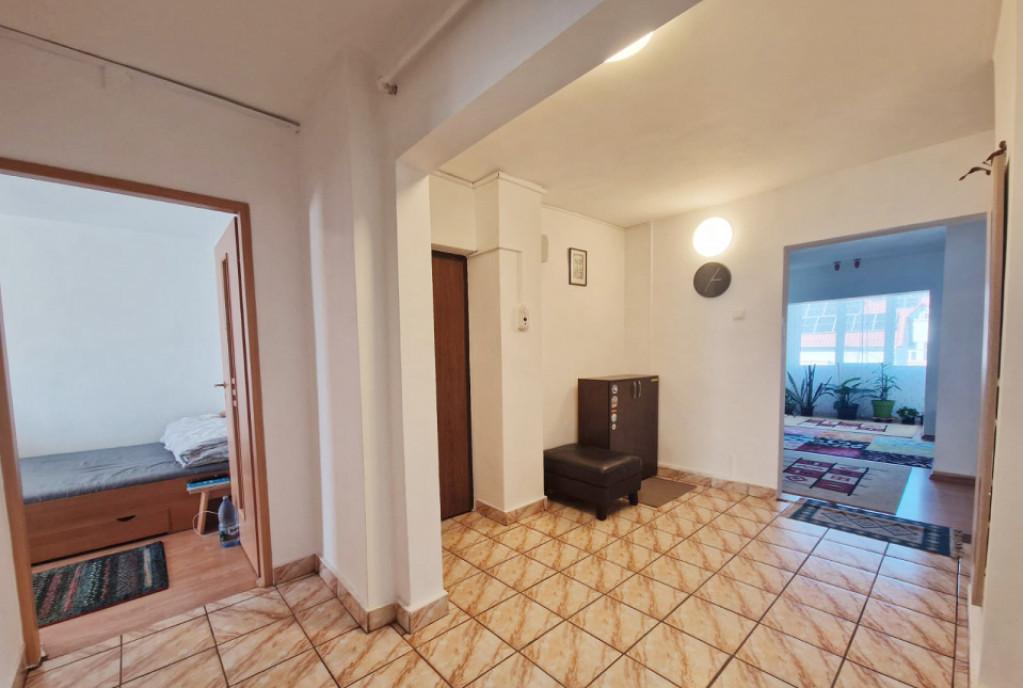 Apartament 3 camere 87 mp zona Bucla