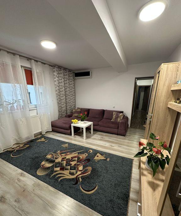 Decomandat 3 Camere Grand Arena Sector 4