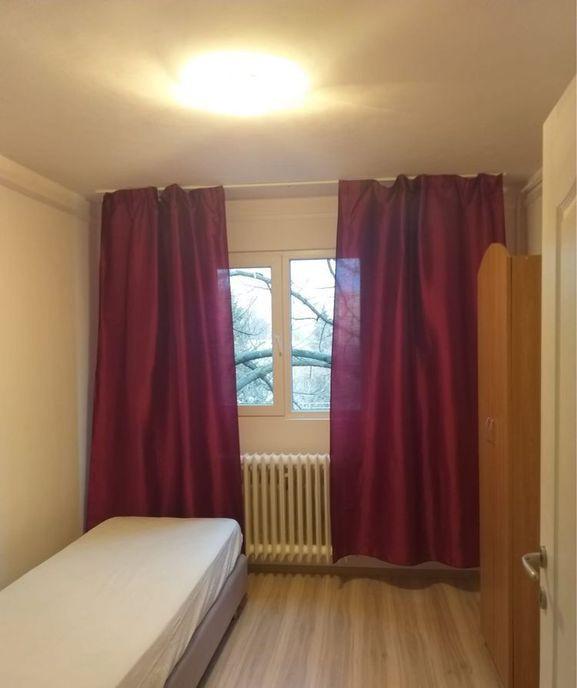 Apartament 3 camere de vanzare