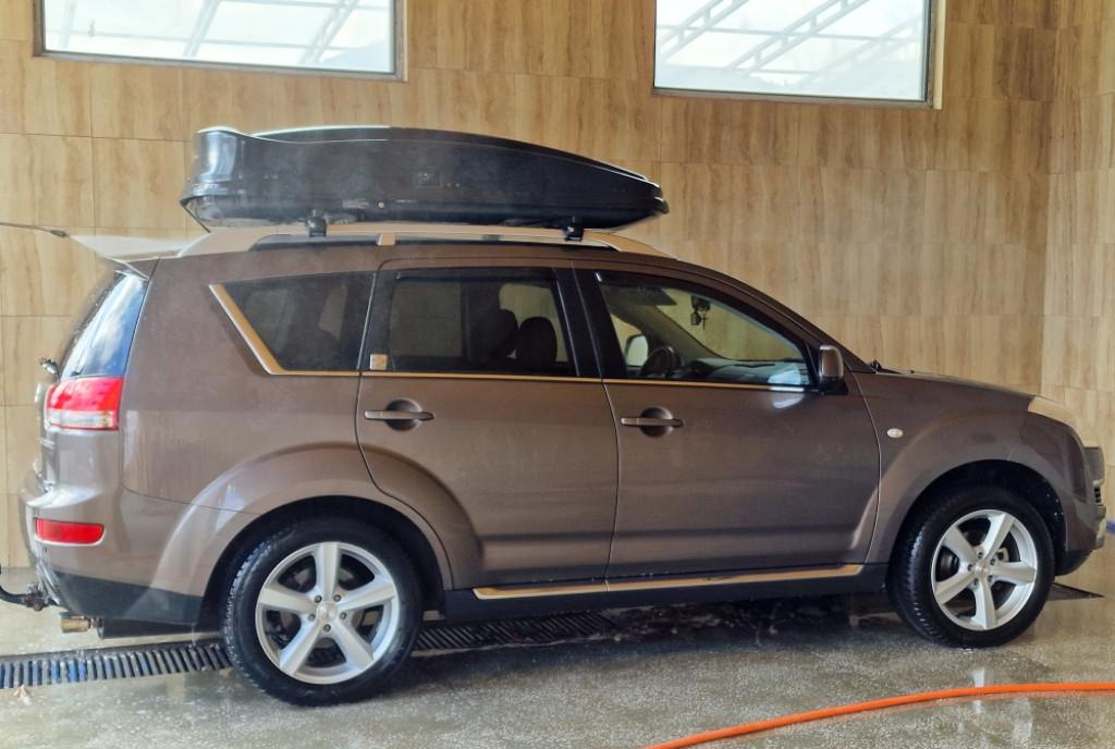 Citroen C Crosser 2 2 HDi 6 200 eur